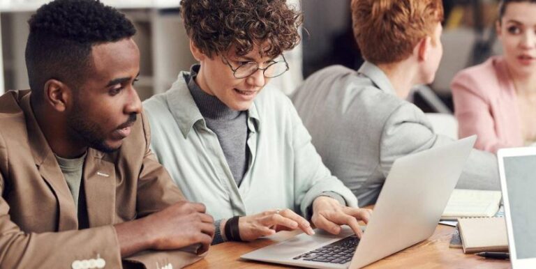 Nubhora presenta una nueva función que potencia la comunicación interna