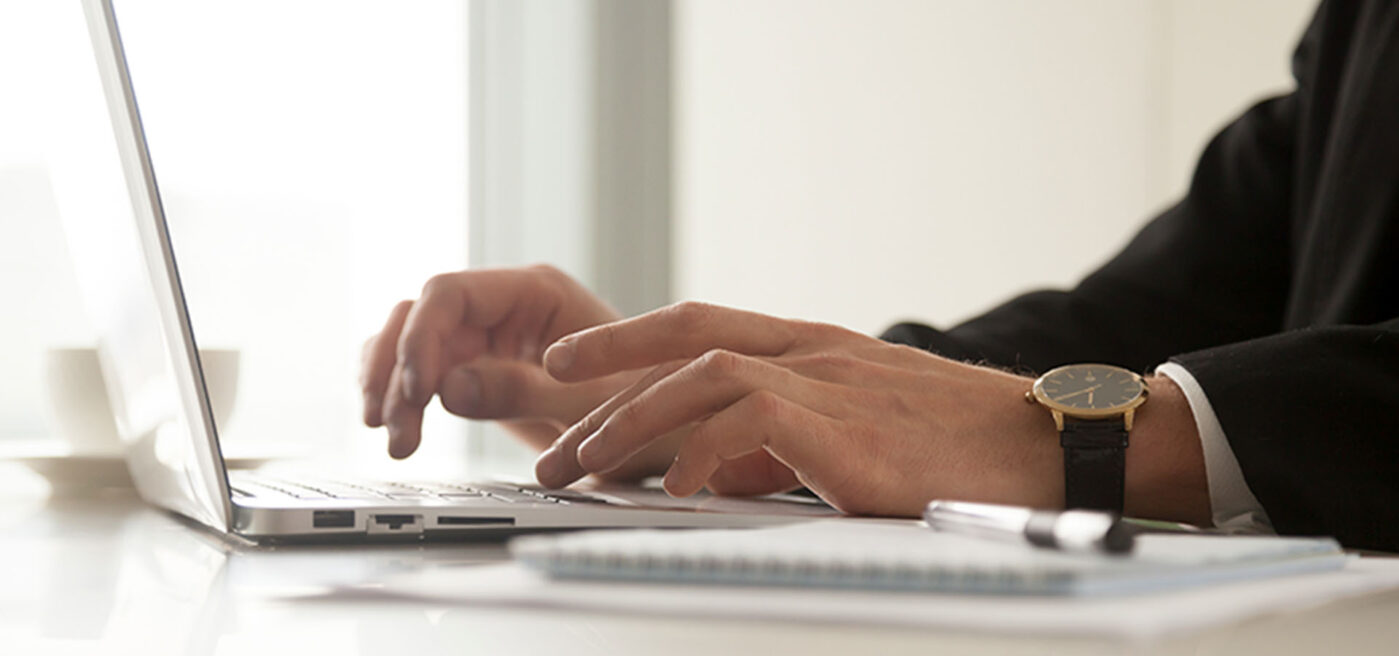 - Gestionar las suscripciones de empresa en 4 pasos Gestionar las suscripciones de empresa es mucho más eficiente utilizando una solución inteligente.