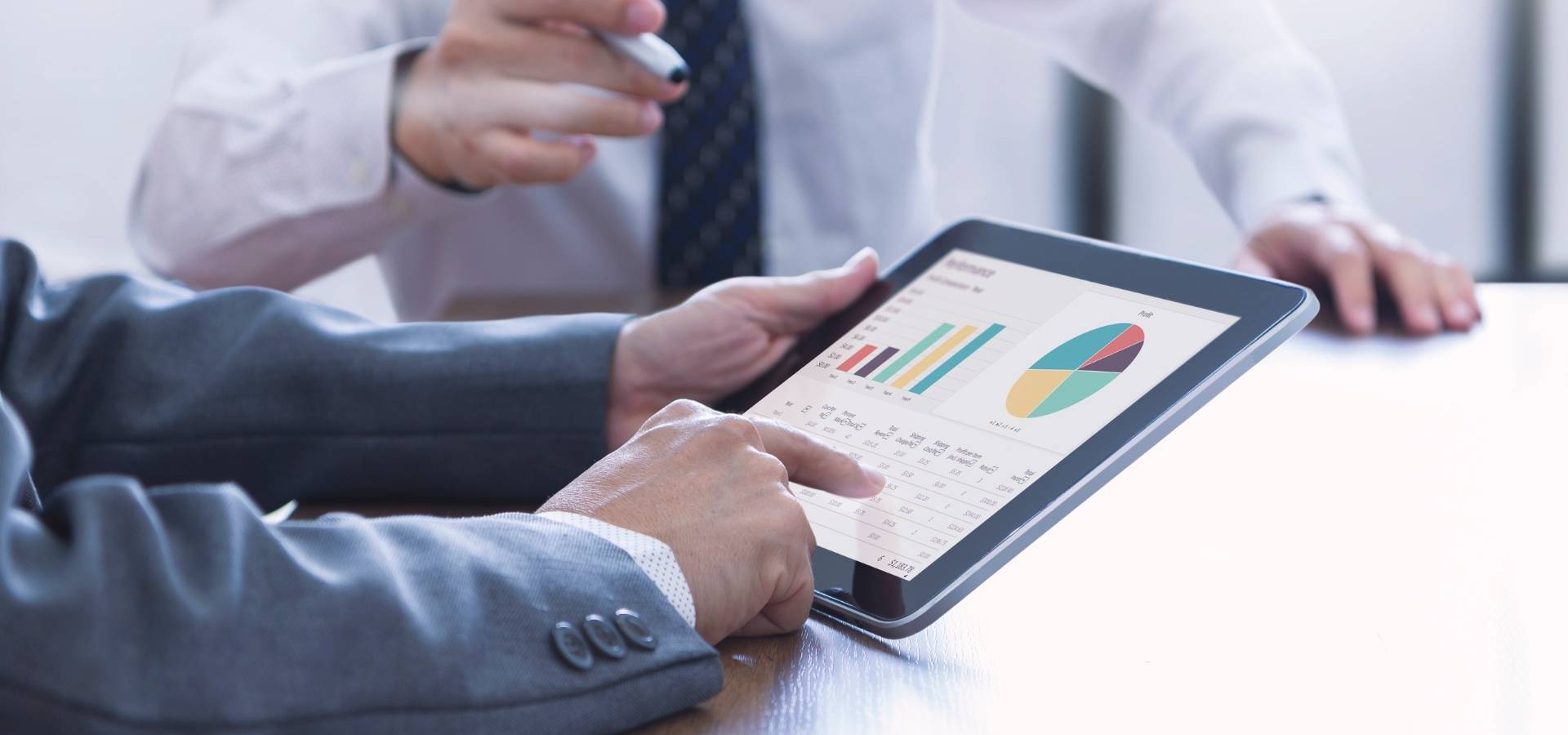 - Quais são as funções de um controlador financeiro? O Controlador Financeiro pode usar ferramentas tecnológicas para melhorar suas funções diárias