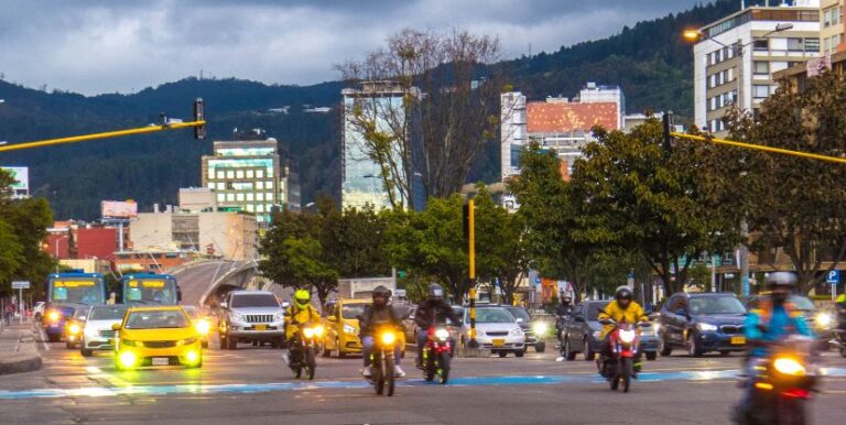 En Colombia, el auxilio de transporte está indexado al salario mínimo.