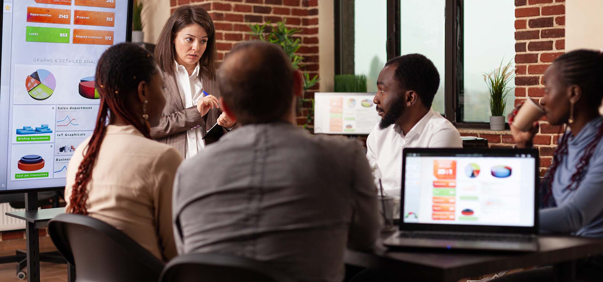 - ¿Cómo conseguir una buena gestión empresarial? El equipo humano es uno de os recursos más importantes en la gestión empresarial
