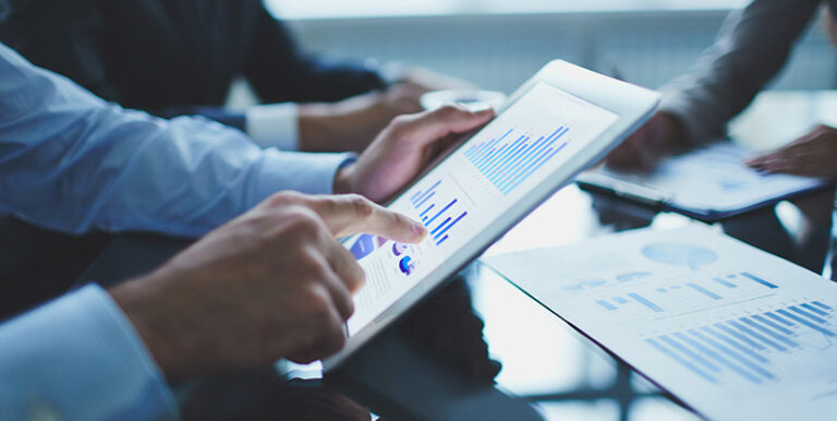 El Business Intelligence es una herramienta uy útil para recopilar información sobre los gastos de las empresas y poder obtener informes y estadísticas para una mejor toma de decisiones.