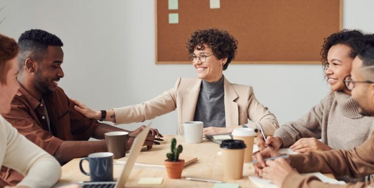 conoce cómo tener un buen clima laboral en tu empresa