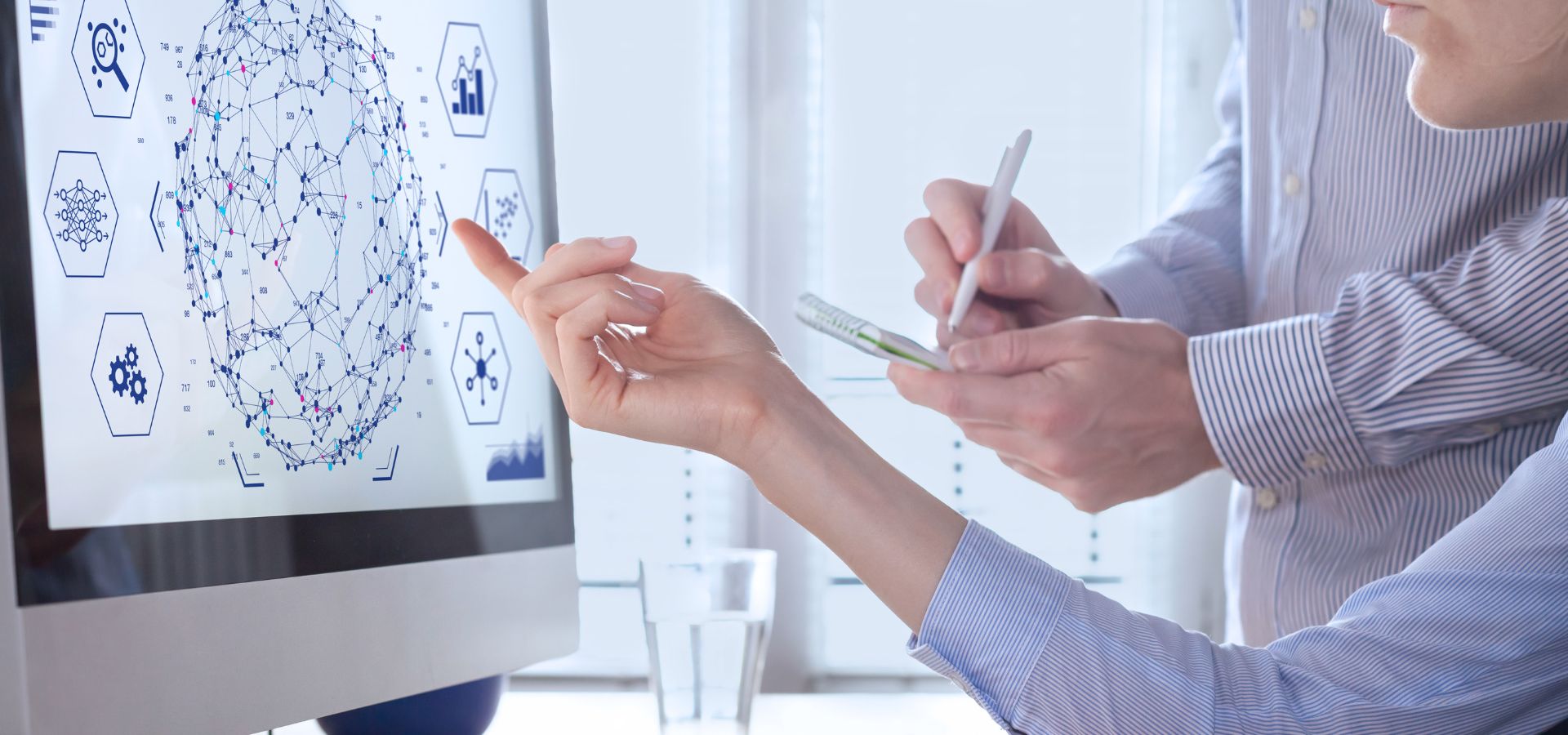 - 10 términos que todo CIO debería conocer Términos que todo CIO debe conocer como Inteligencia artificial