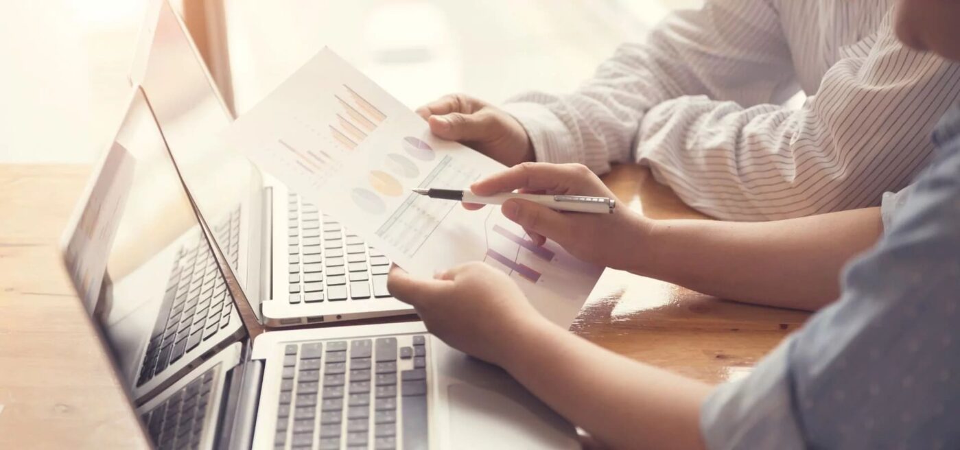 - Quais são as vantagens de utilizar uma solução de gestão de despesas baseada na nuvem? As soluções em nuvem facilitam o trabalho em equipa.