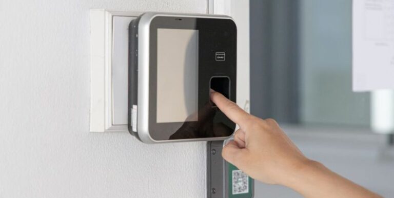 Registro de entrada con datos biométrico