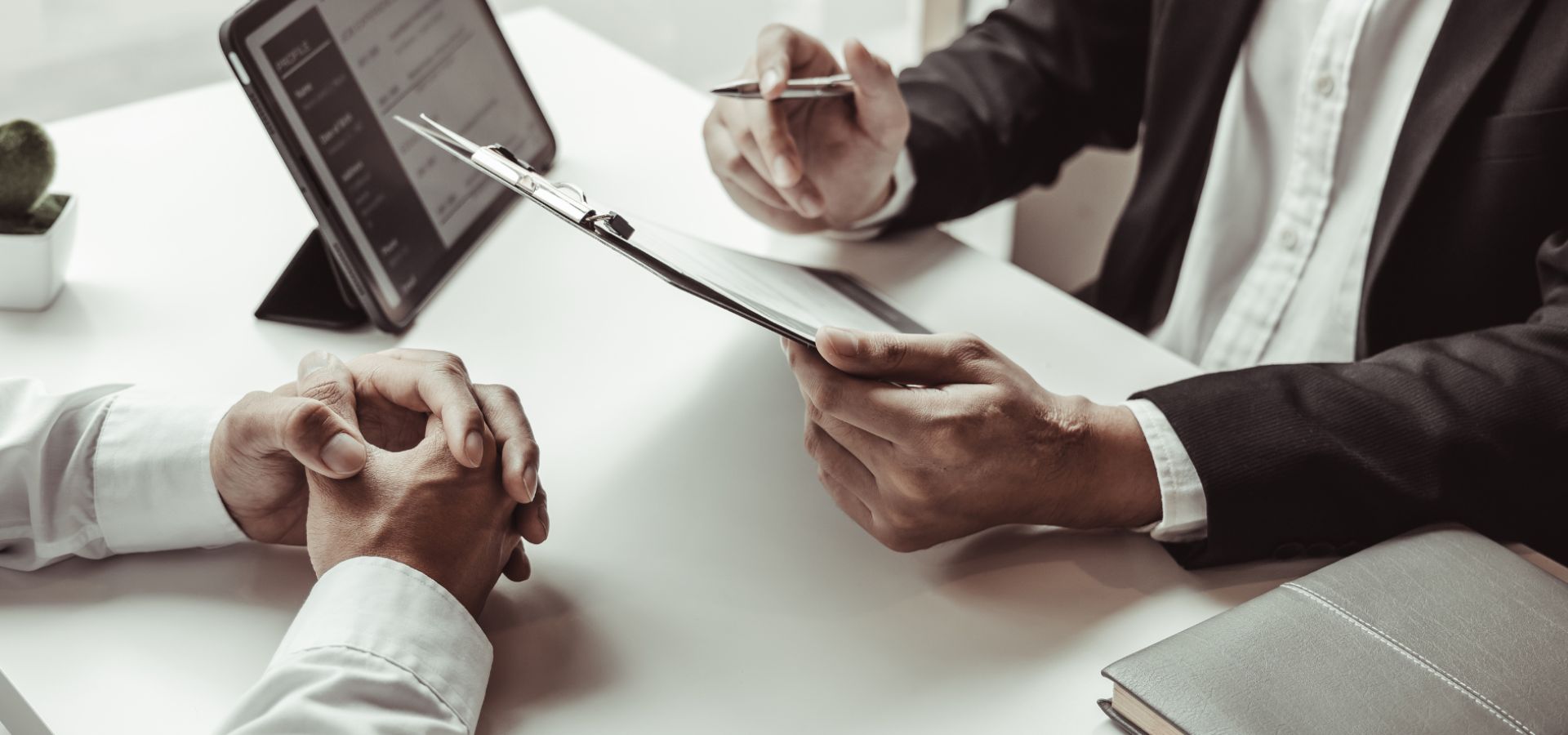 - Job Hopping: ¿La clave para acelerar tu carrera profesional? Qué es el job hopping