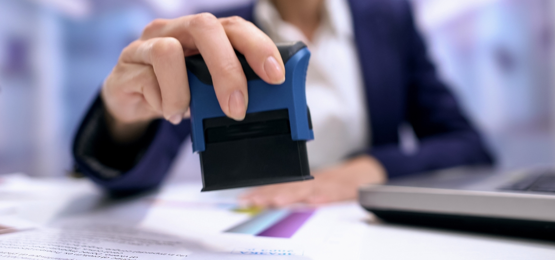 - ¿Cómo gestionar y maximizar el valor del activo no corriente en tu negocio? su papel crucial en la gestión empresarial, y las diferencias clave con los activos corrientes