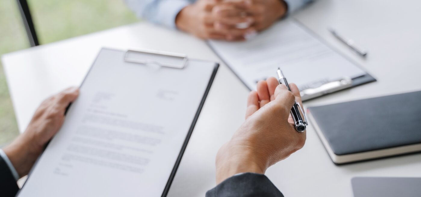 - Contrato 100: Todo lo que necesitas saber sobre el contrato indefinido El contrato 100 es un contrato indefinido